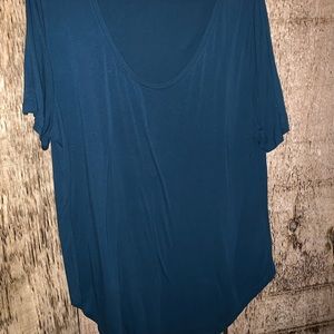 Women’s teal scoop neck shirt